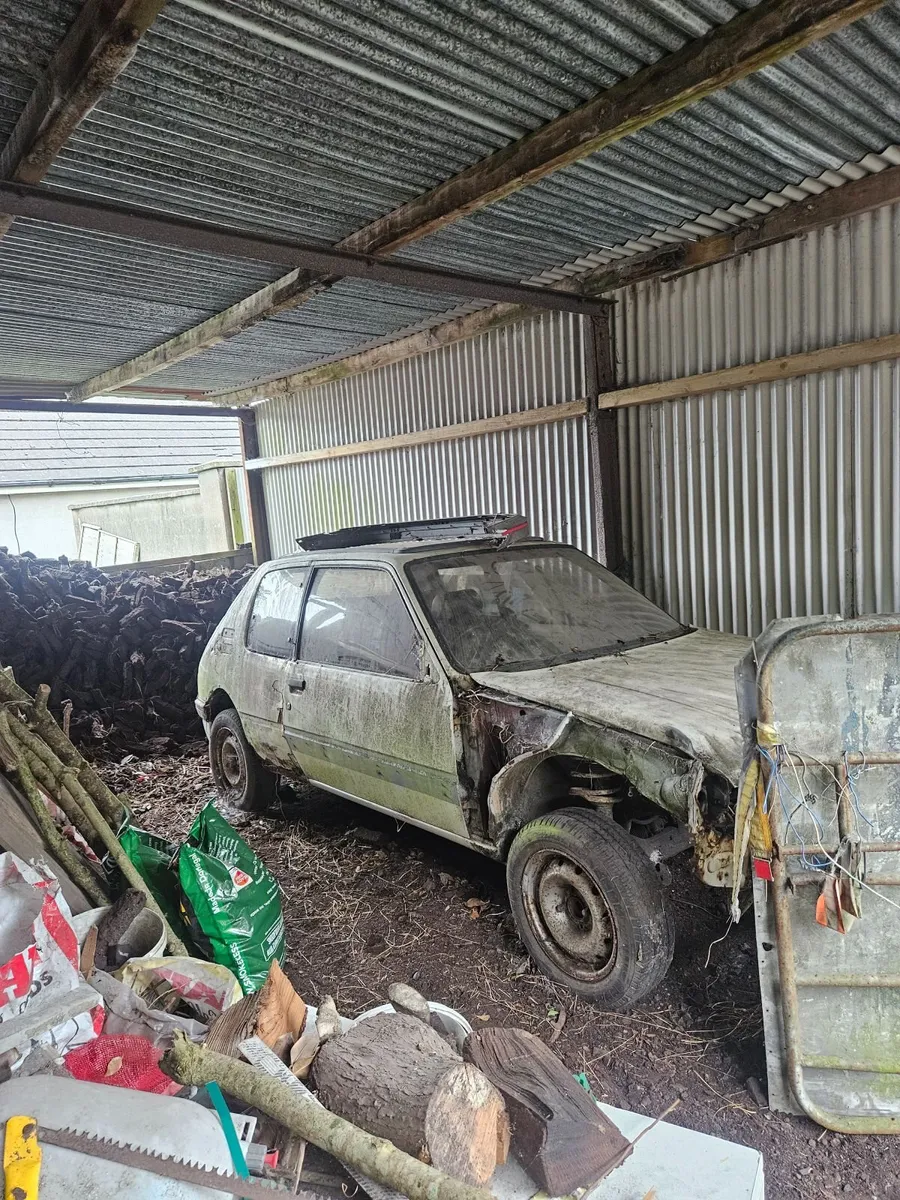 Peugeot  205 gti for parts - Image 1