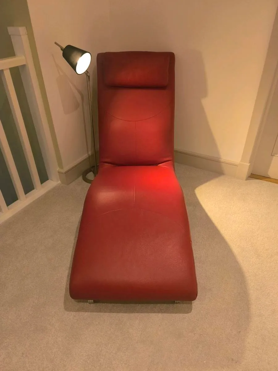 Contemporary red leather lounge couch - Image 4
