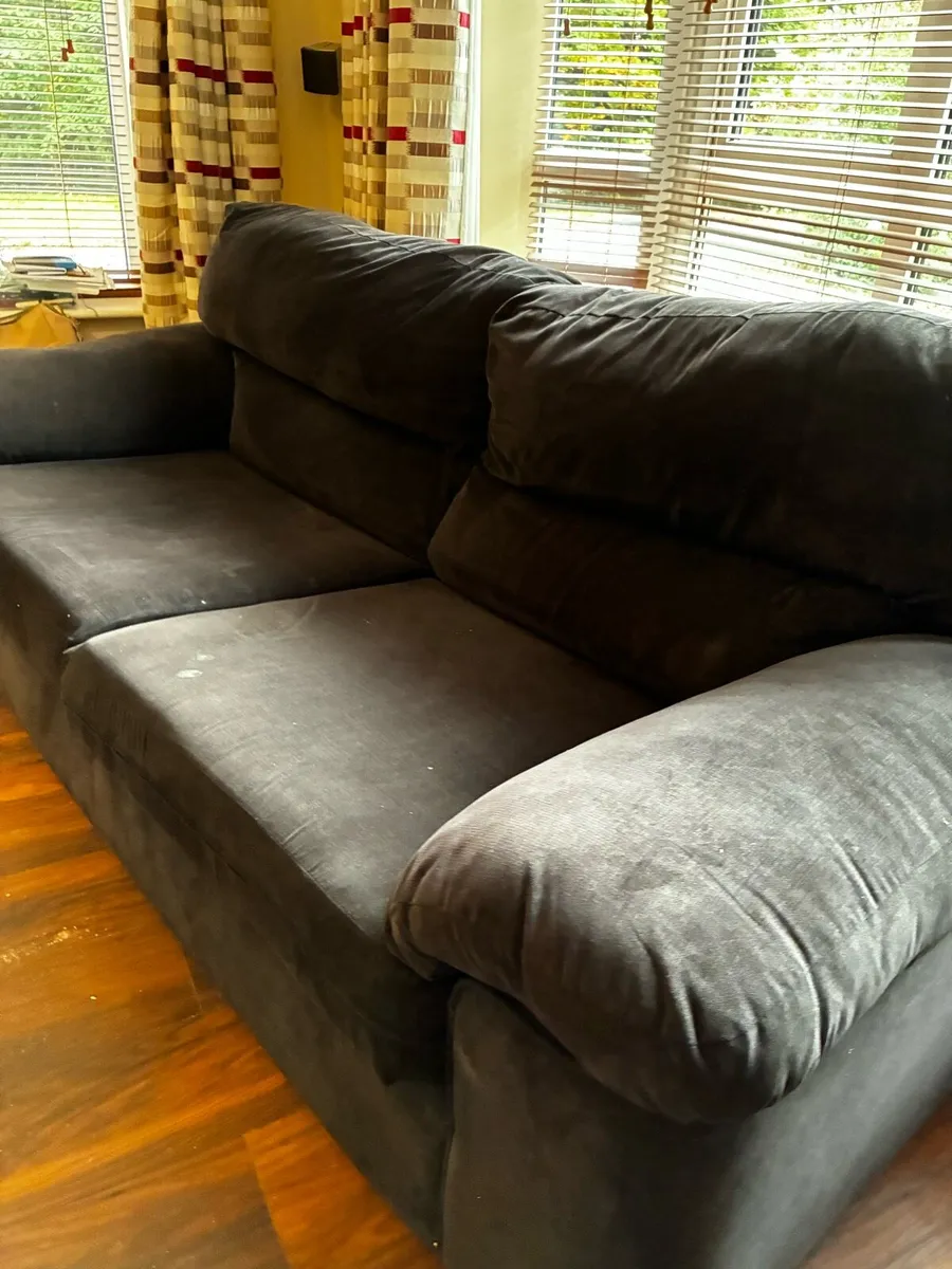 Couch - Image 2