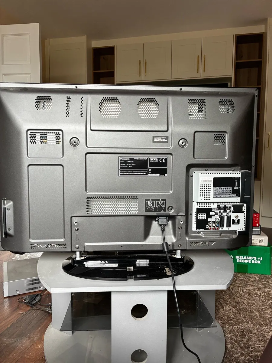 Tv and stand - Image 3