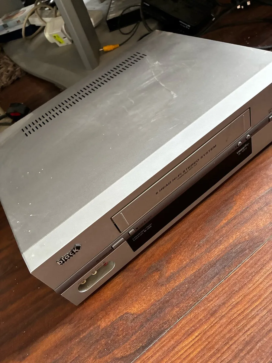 Video player / stereo system - Image 2