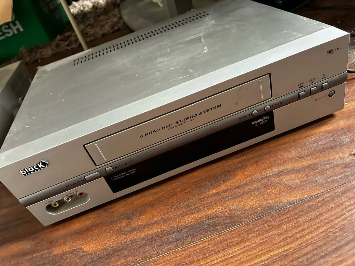 Video player / stereo system - Image 3