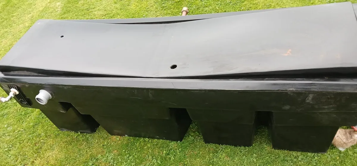 Coffin tank - Image 1