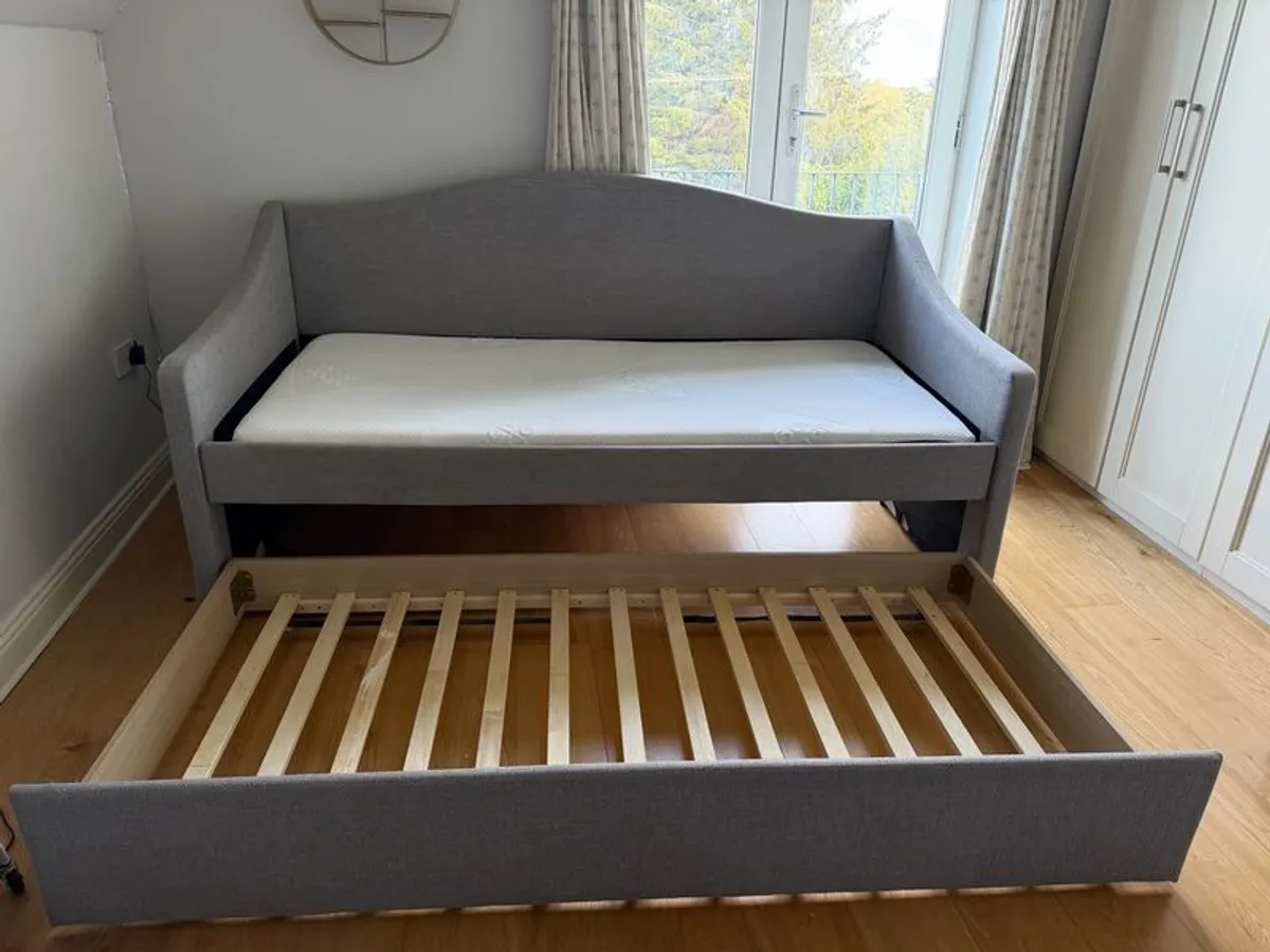 Beautiful Day Bed - Image 2