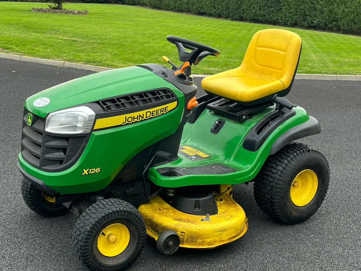 Johns Deere ride on Lawnmover - Image 2