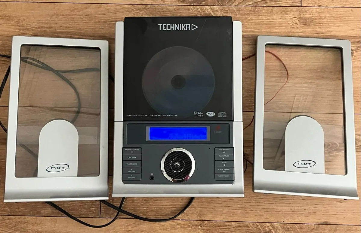 CD Player - Image 1
