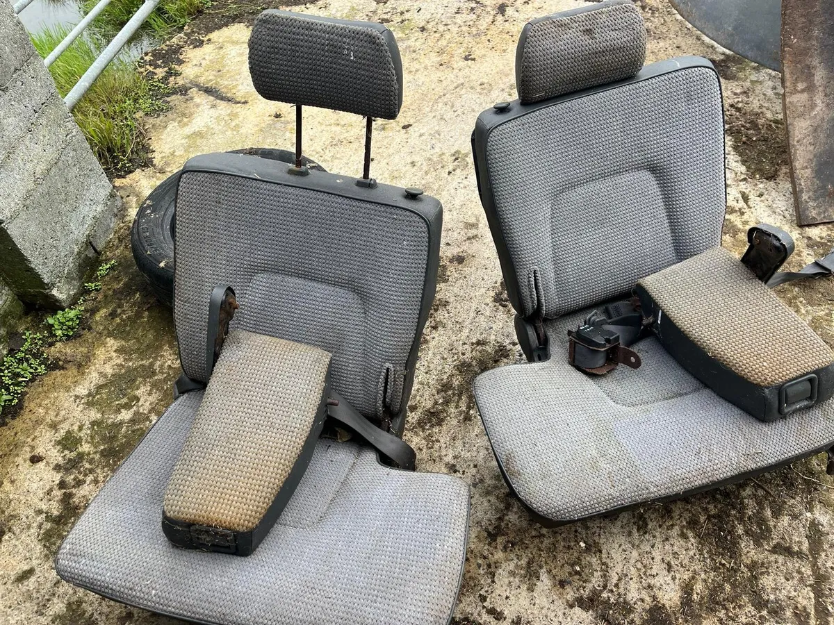 92 mitsubishi pajero back seats - Image 2