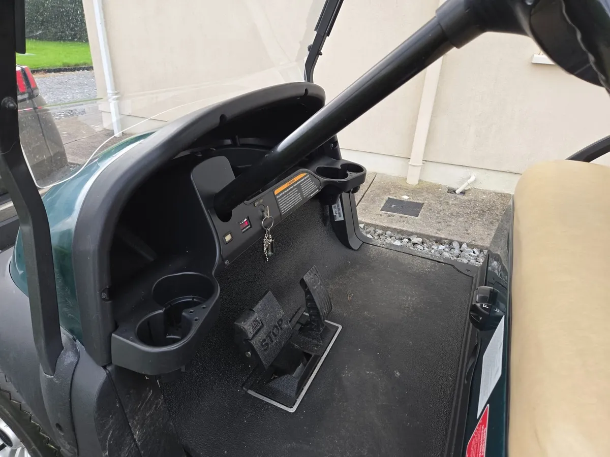 Clubcar Precedent Golf Buggy with tilt trailer. - Image 3