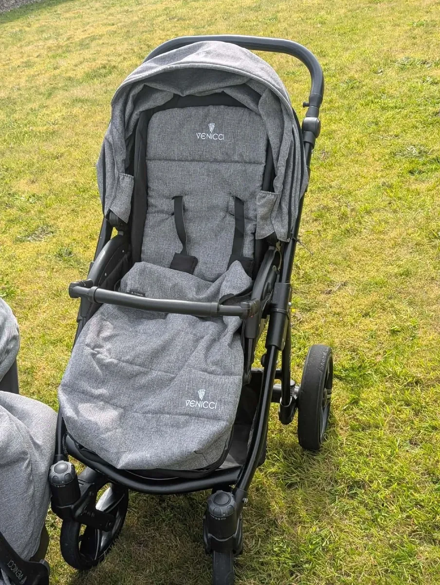 Venicci Pram - Image 1