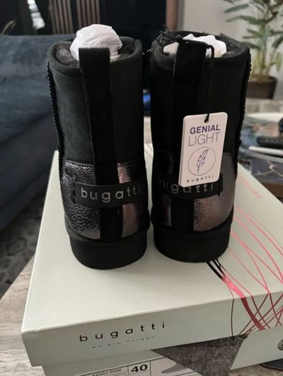 Bugatti flat boots women's size 6.5 uk 40 eu New - Image 1