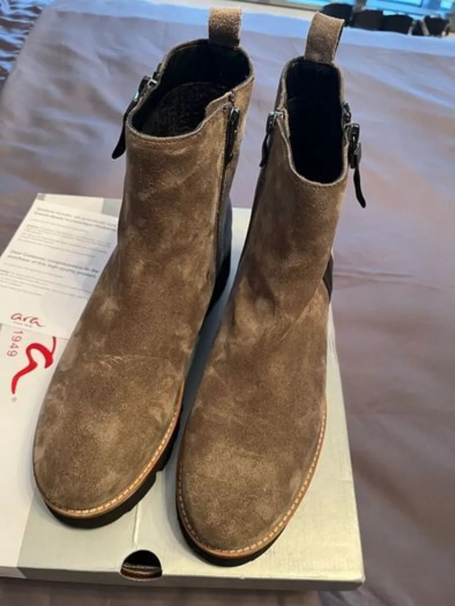 Ara womens leather boots 7uk 41eu NEW - Image 1