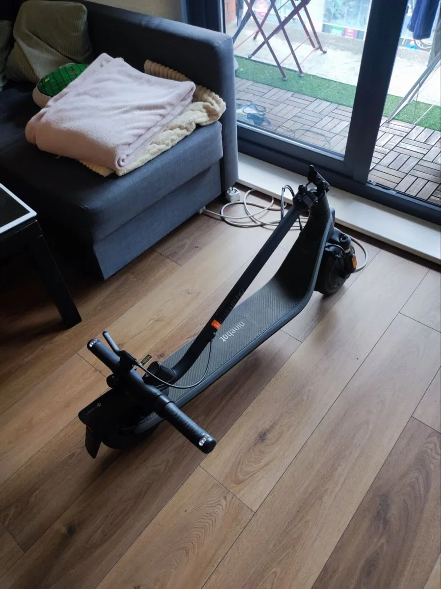Semi-new Segway Ninebot Electric Scooter E2DII - Image 1