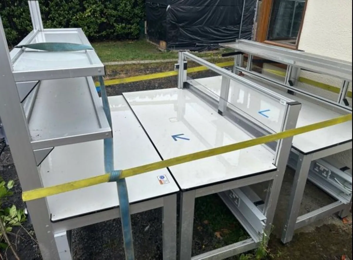 Aluminium work tables - Image 2