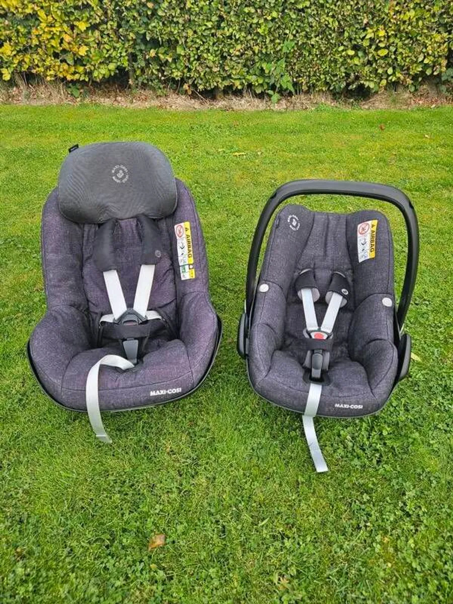 Pearl and Pebble Pro Car Seats and Base - Image 2