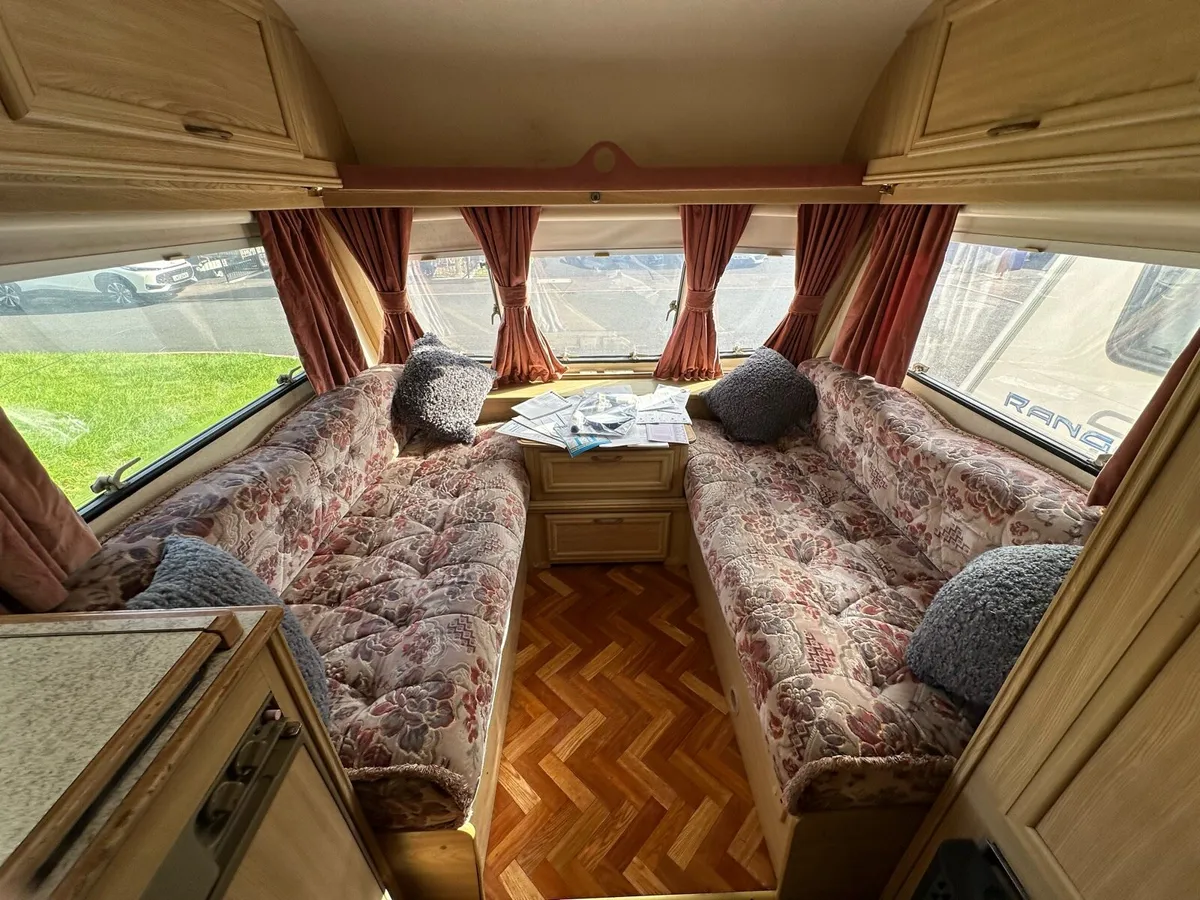 5 berth lunar caravan - Image 4