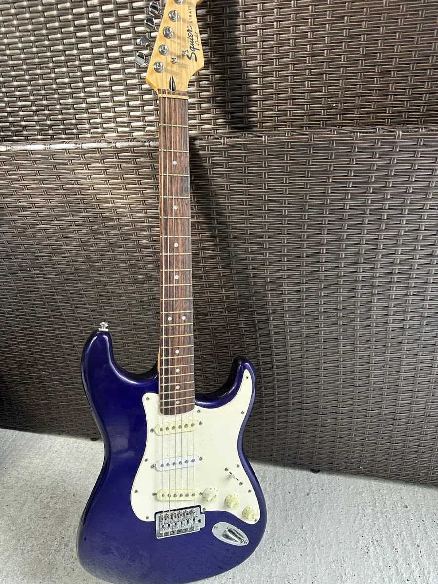 Squire by Fender Electric Guitar Bundle. - Image 3