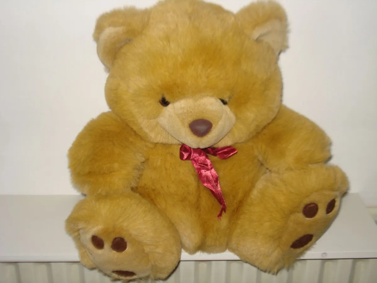 METRO SOFT TOYS CLASSIC 16 INCH  TEDDY BEAR. - Image 1