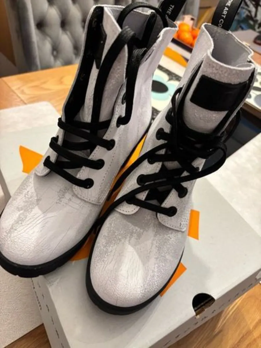 ART full leather white boots 8Uk 41eu NEW in Box - Image 1