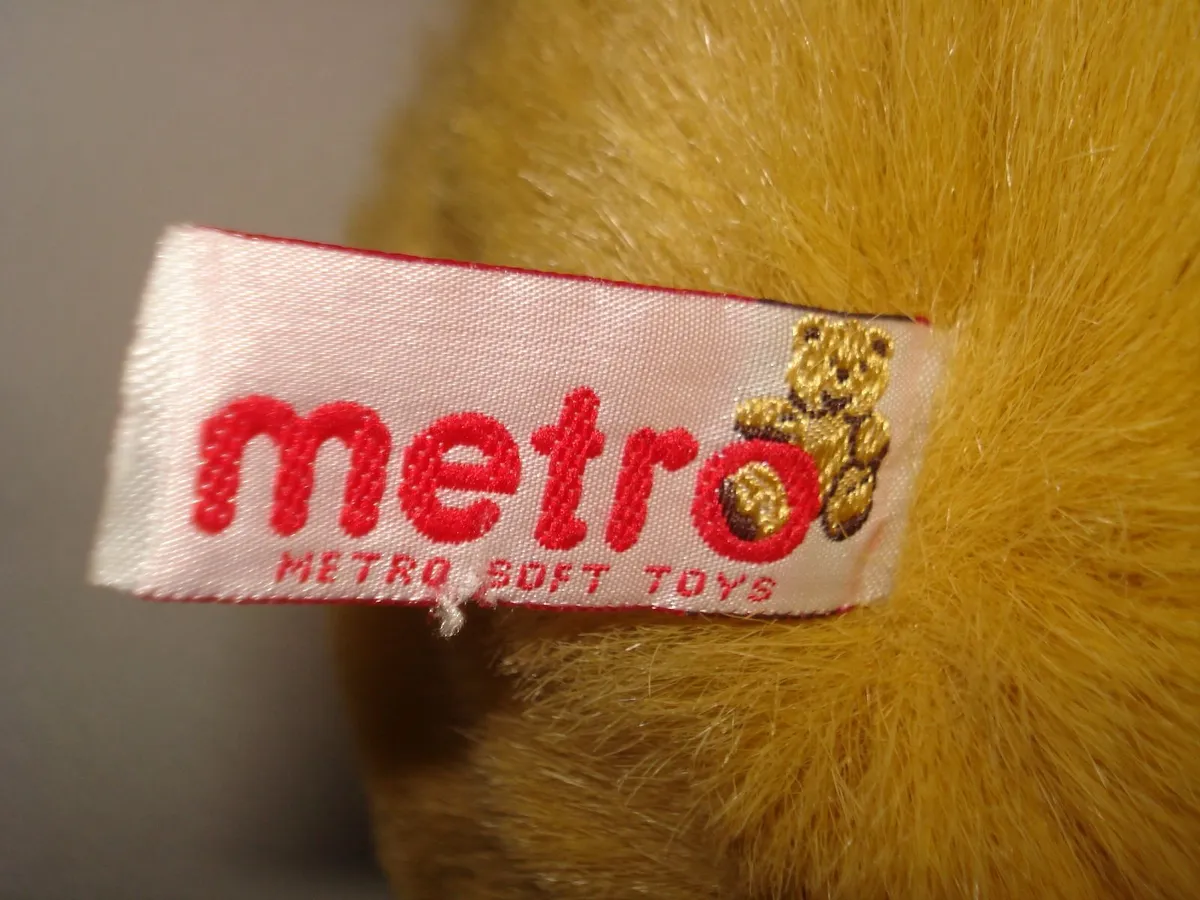 METRO SOFT TOYS CLASSIC 16 INCH  TEDDY BEAR. - Image 3