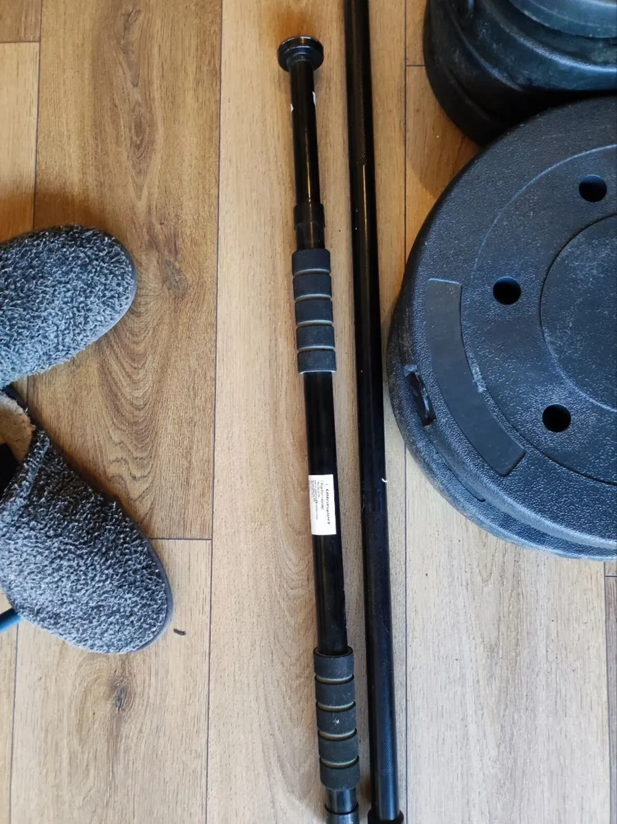 Gym weights and equipment - Image 4