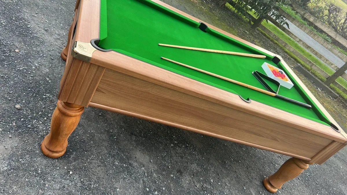 Pool table - Image 2