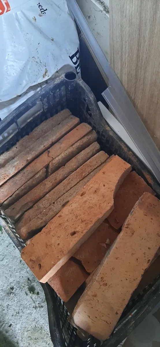 2 Crates of Reclaimed Clay Bricks – Matching Colou - Image 2