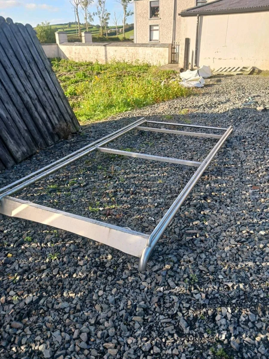 Toyota hiace roof racks and towbars - Image 4