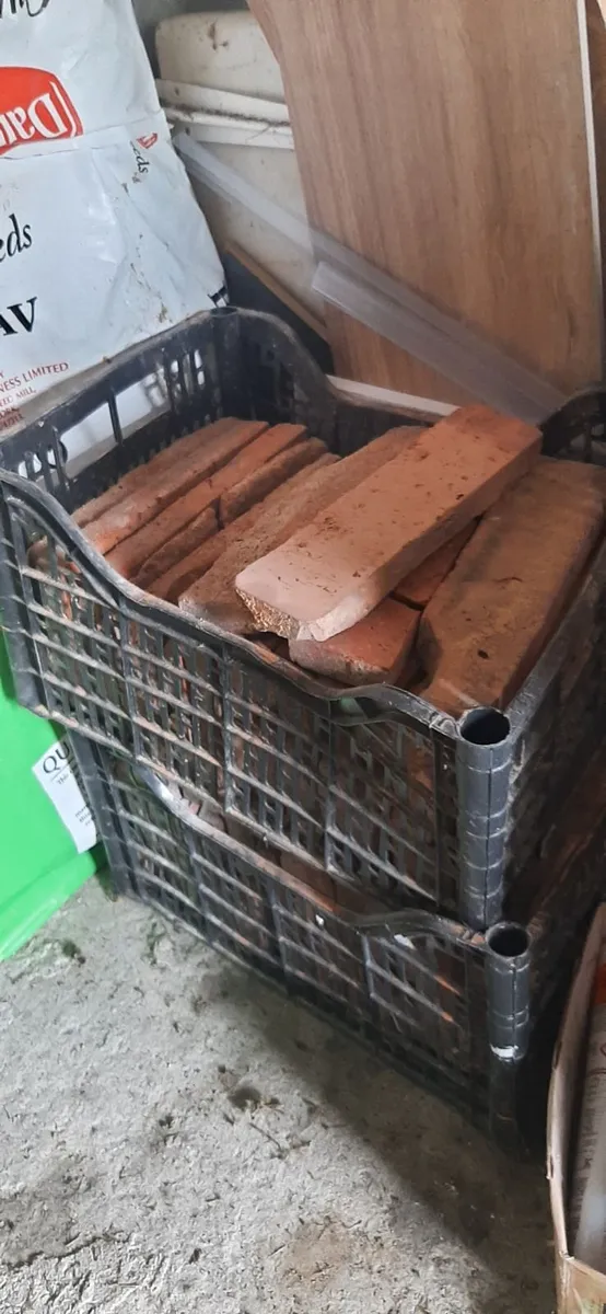 2 Crates of Reclaimed Clay Bricks – Matching Colou - Image 4