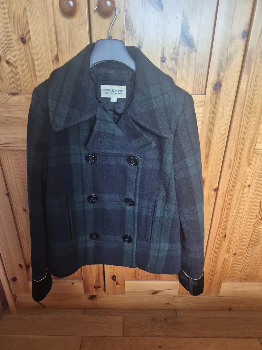 Clothing - Image 4