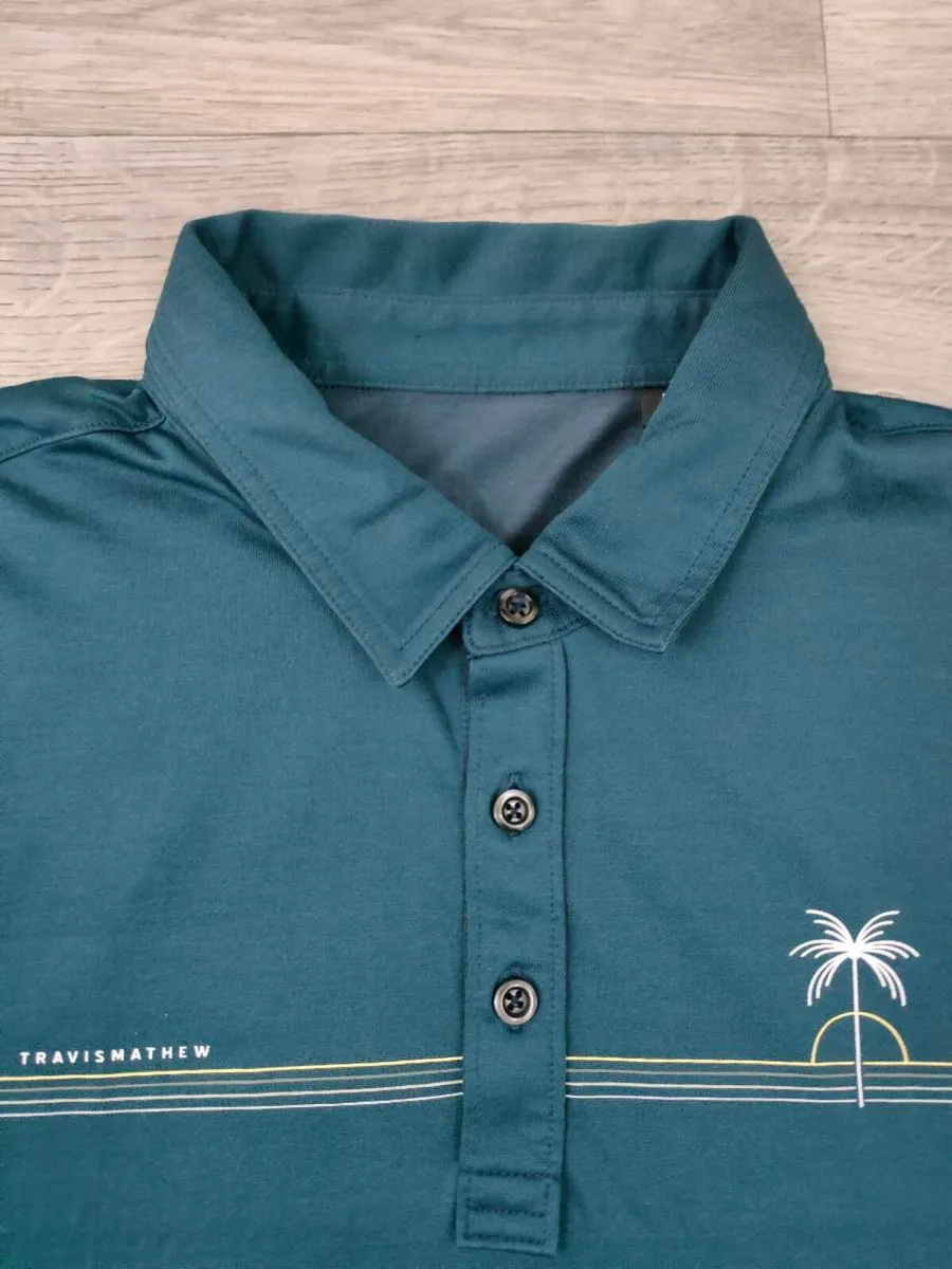 Travis Mathew Golf Polo Shirt Mens Medium - Image 3
