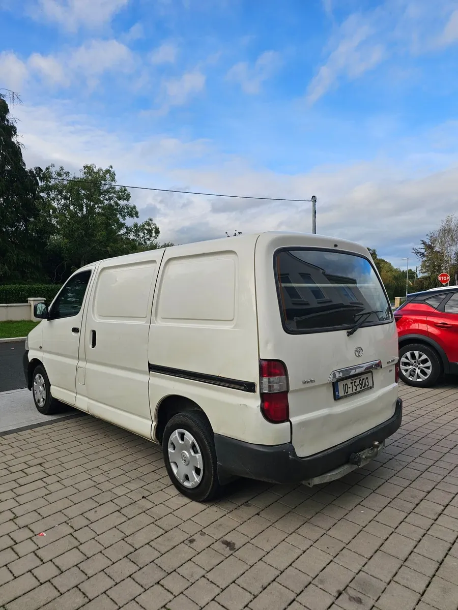 Toyota Hiace 2010 - Image 4