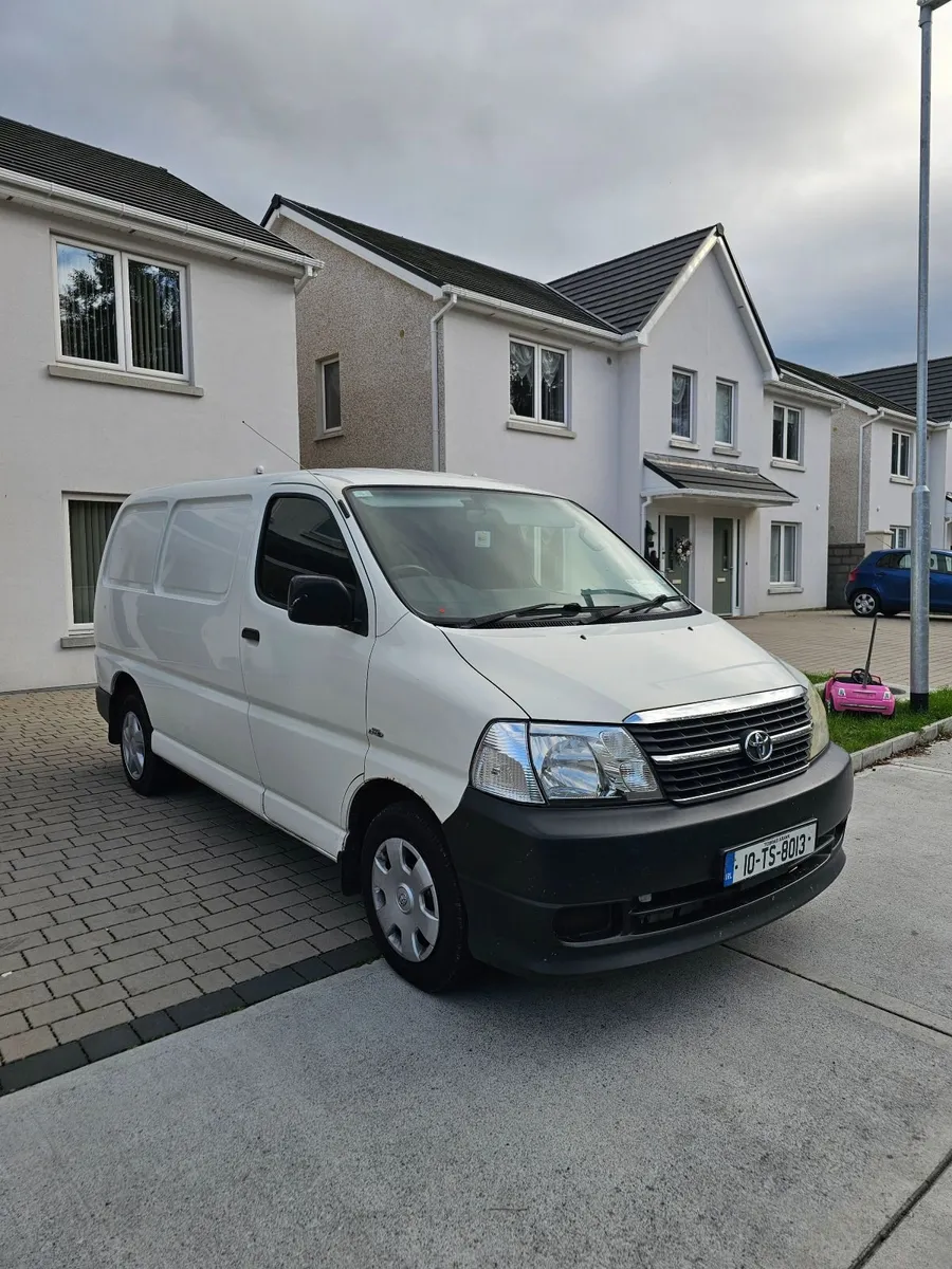 Toyota Hiace 2010 - Image 2