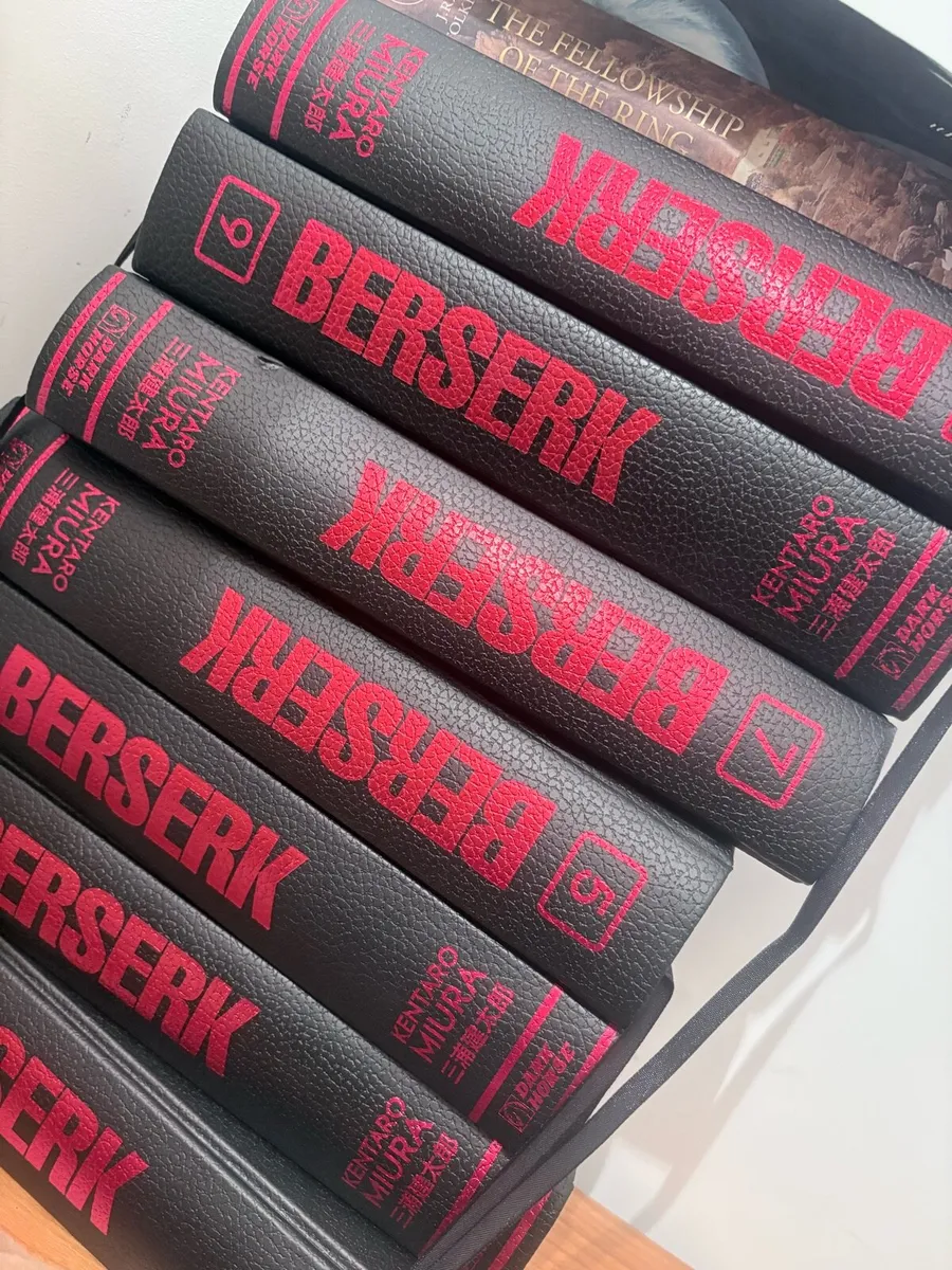Berserk deluxe edition vol 1-7 manga