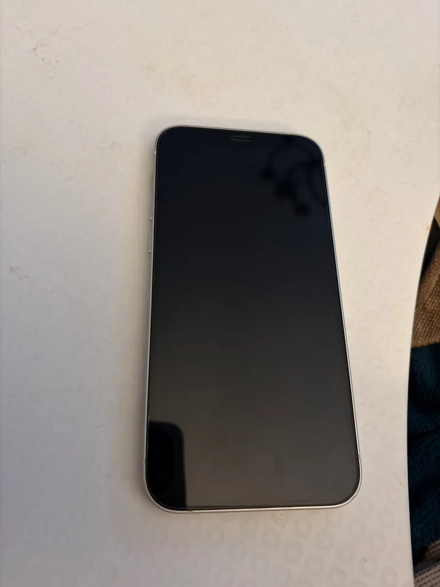 iPhone 12 - Image 1