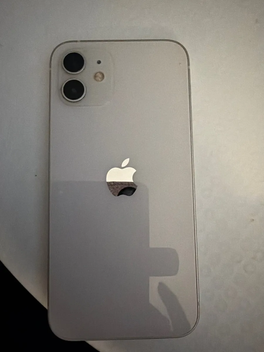 iPhone 12 - Image 2