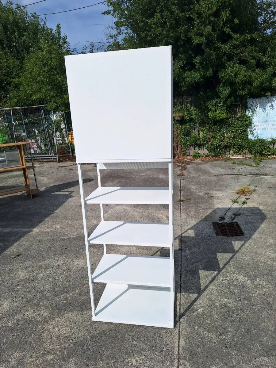Lovely metal and wooden shelving unit - Image 1