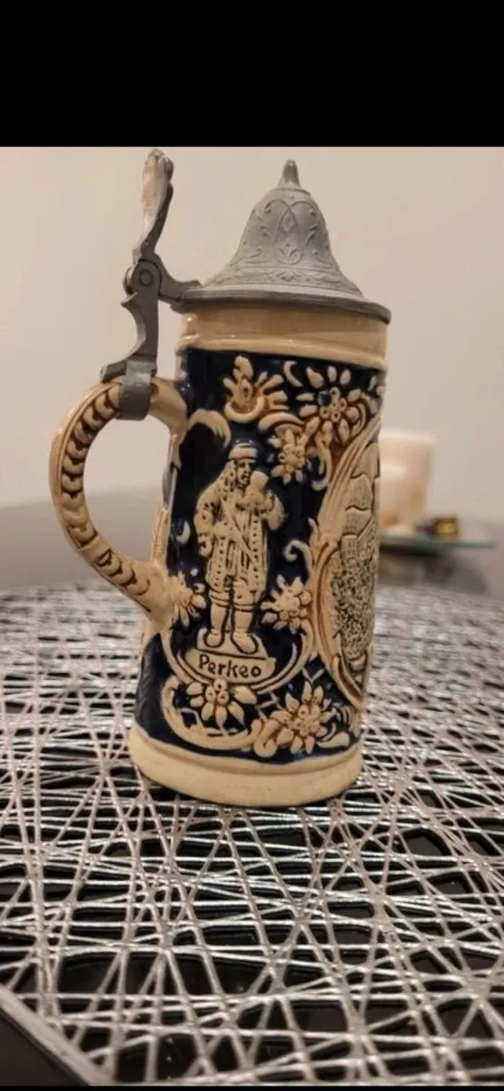 Authentic beer steins - Image 1