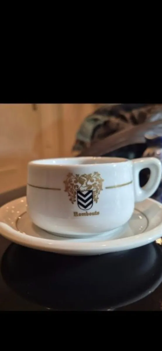Coffee cups/saucers - Image 1
