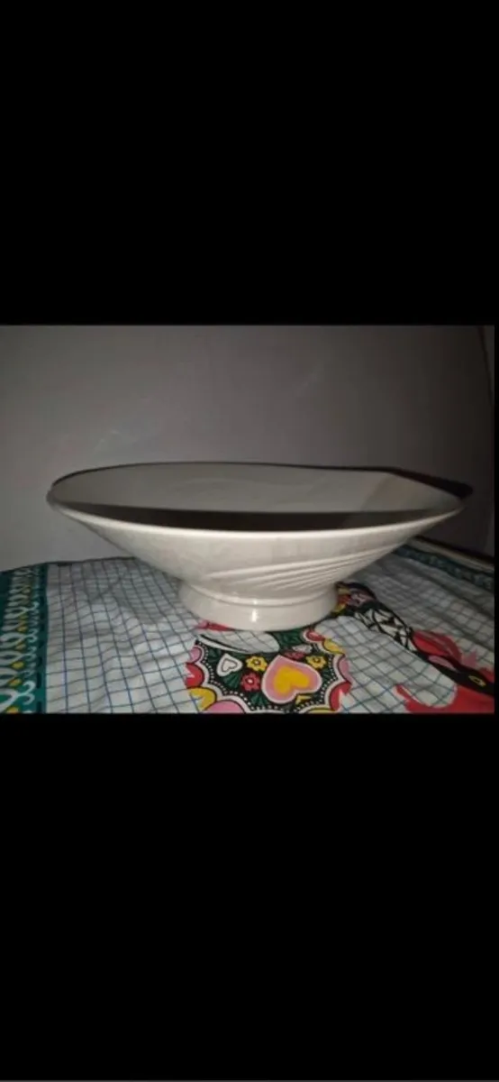 Beeleek pottery - Image 1