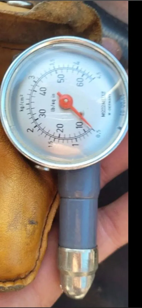 Vintage tyre gauge - Image 1