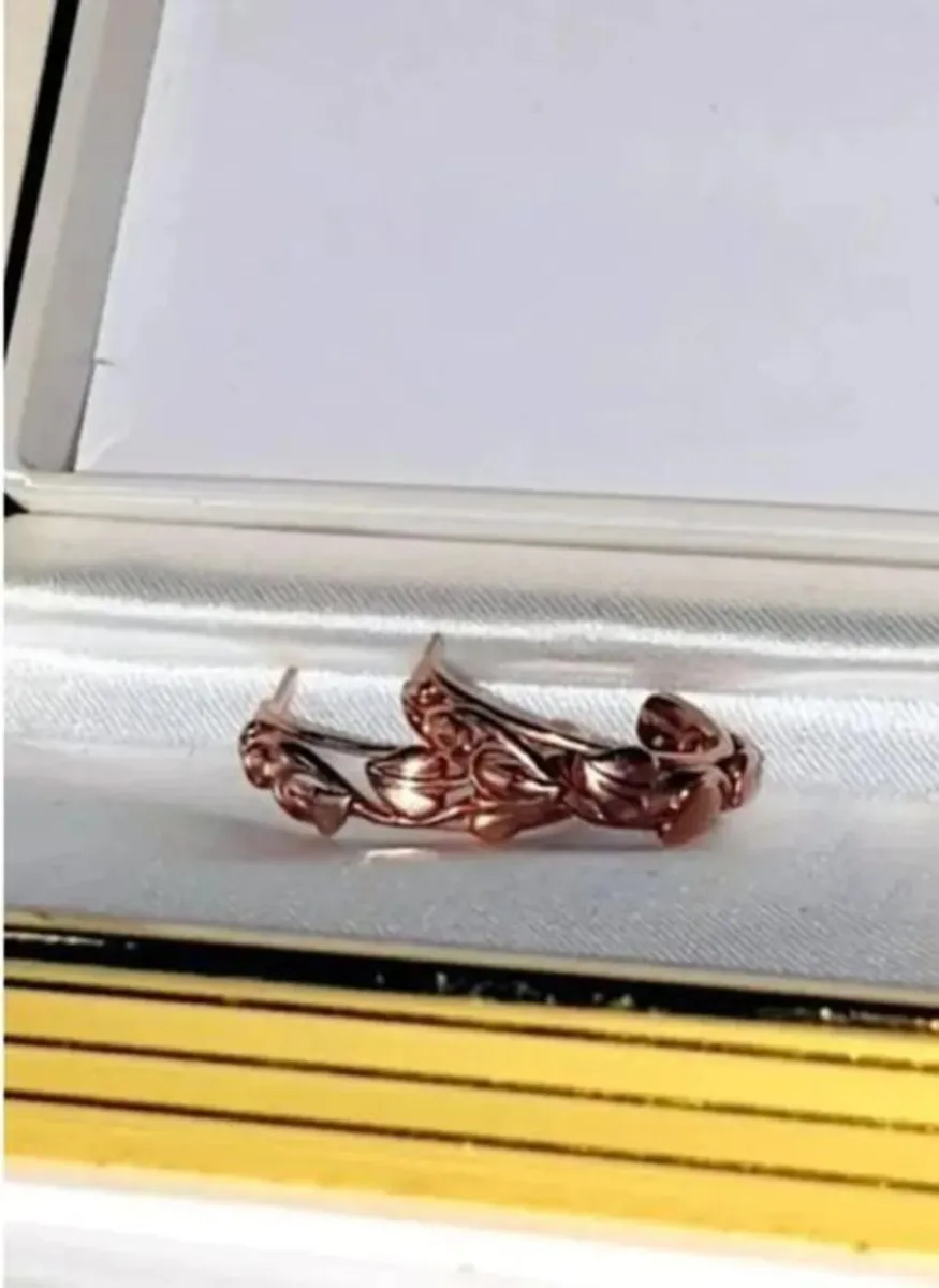 Vintage Hallmarked 9ct Gold Harrods Hoop Earrings - Image 2