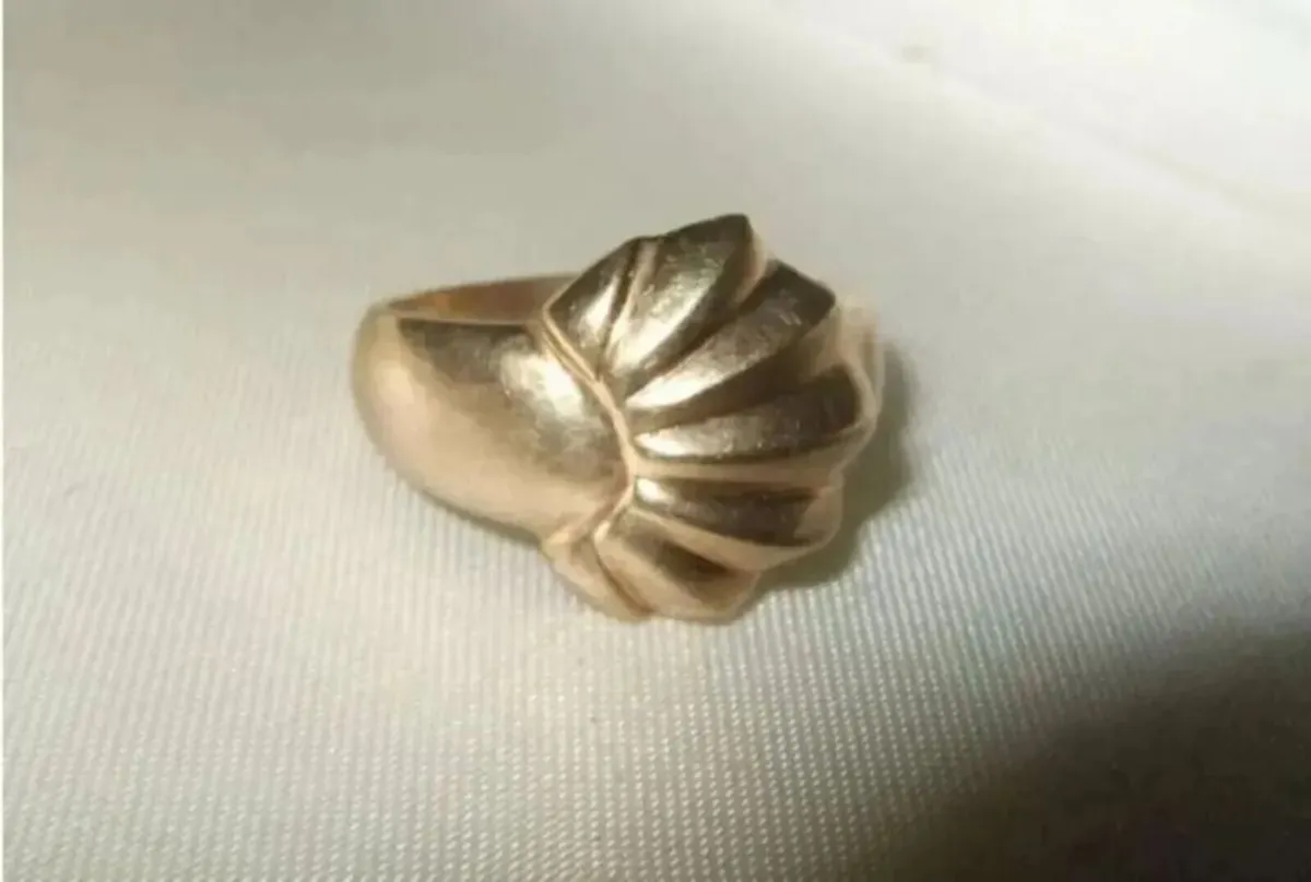 Vintage Hallmarked 9ct Gold 'Oyster' Ring - Image 2