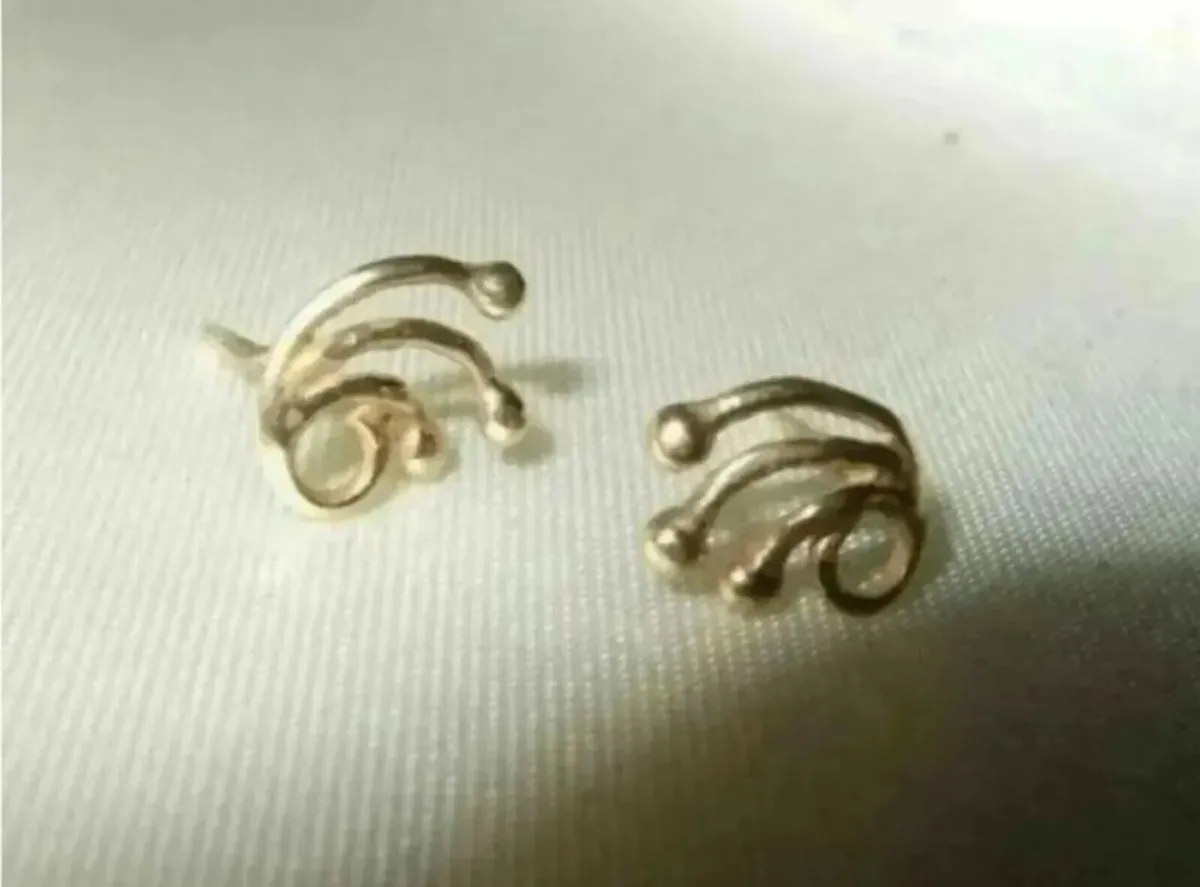 Vintage 9ct Gold Earrings - Image 3
