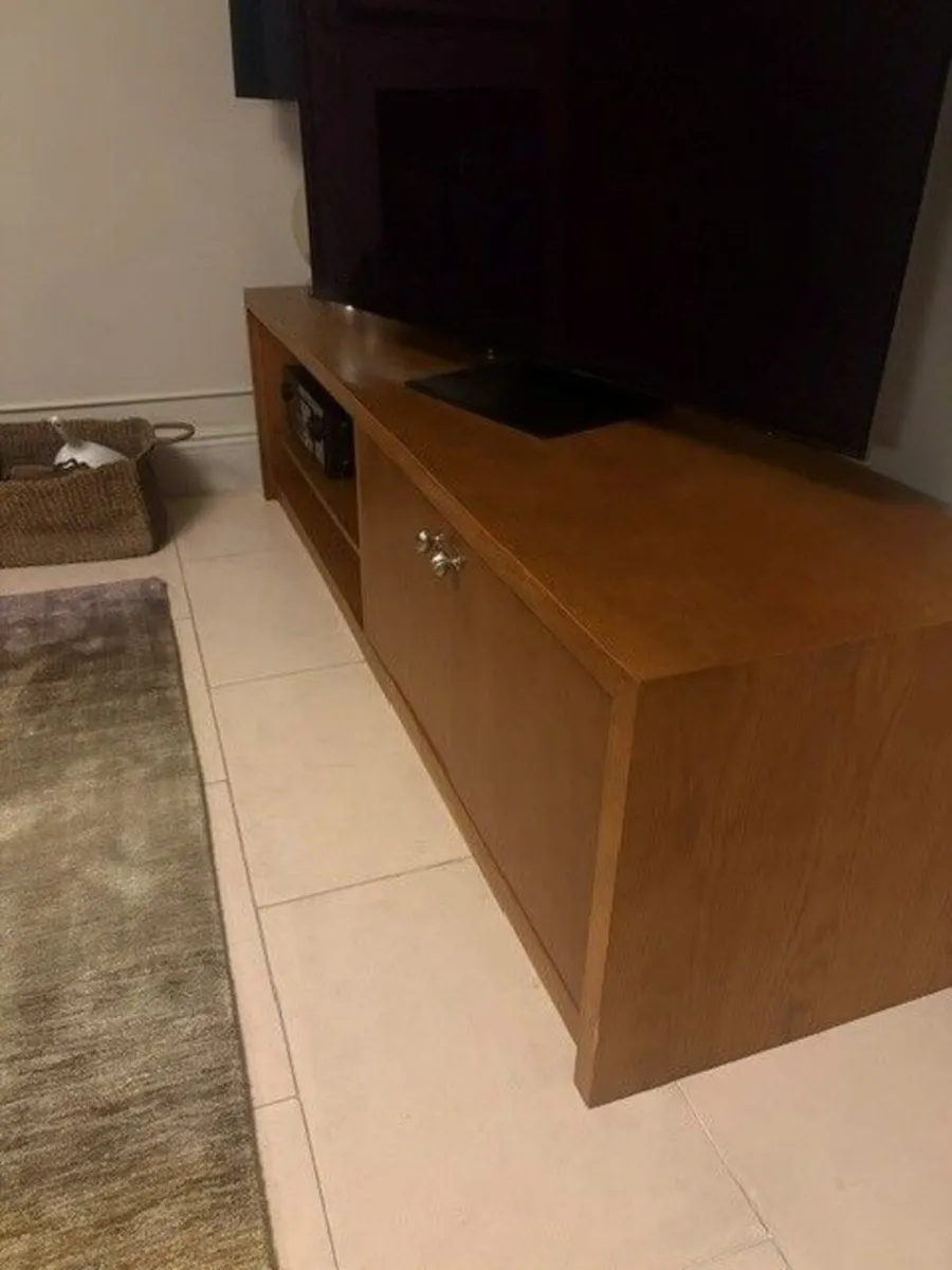 TV Console - Image 2