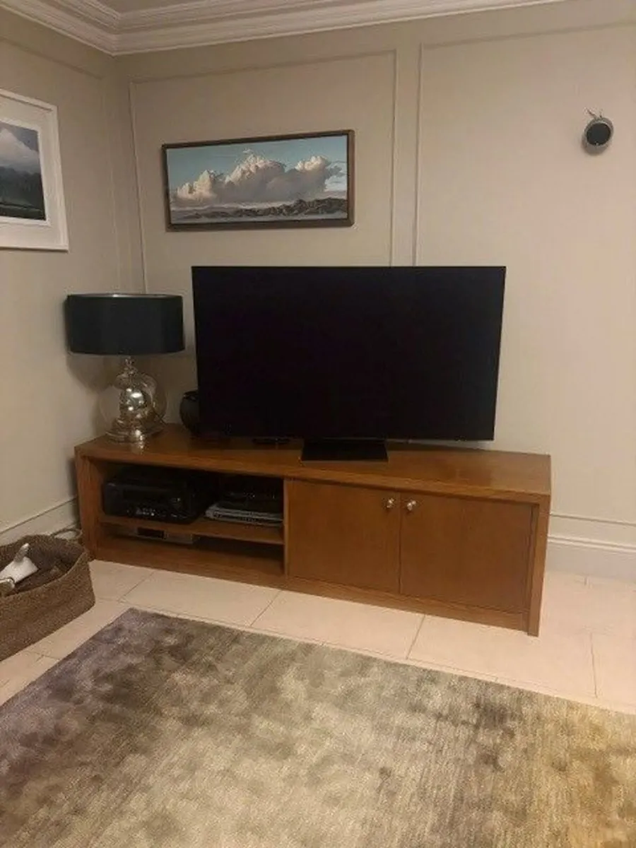 TV Console - Image 4