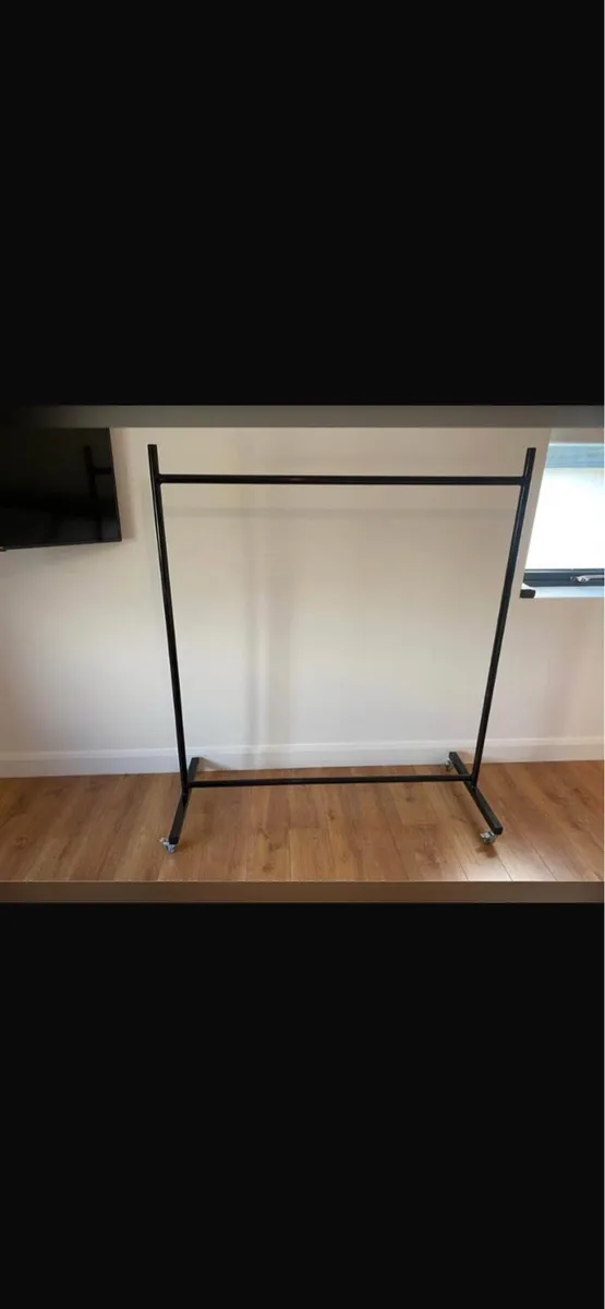Clothes rail