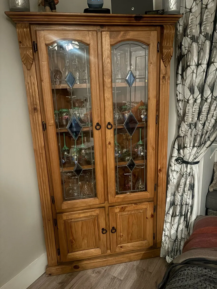 Pine corner unit