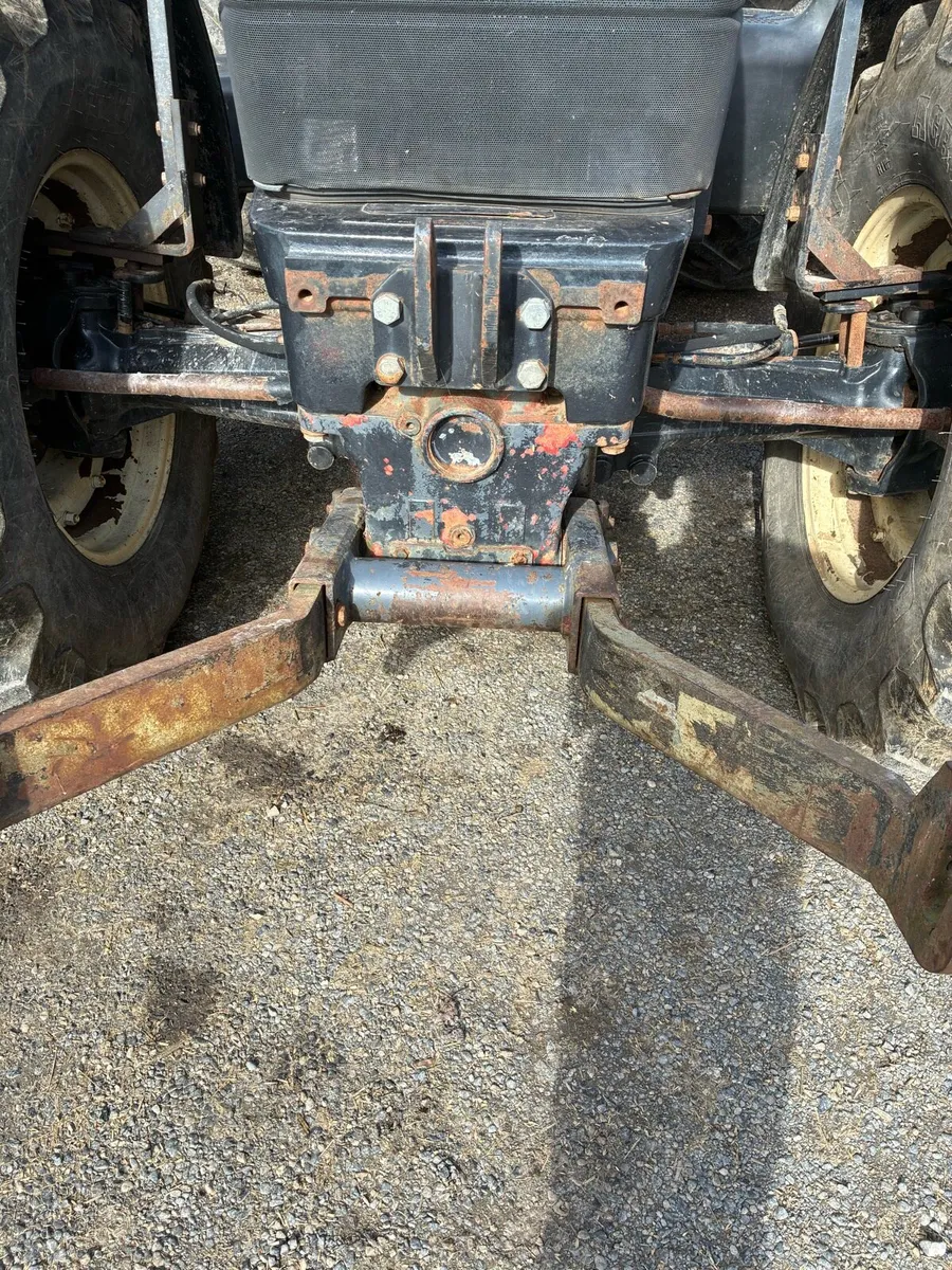 Newholland front linkage - Image 1