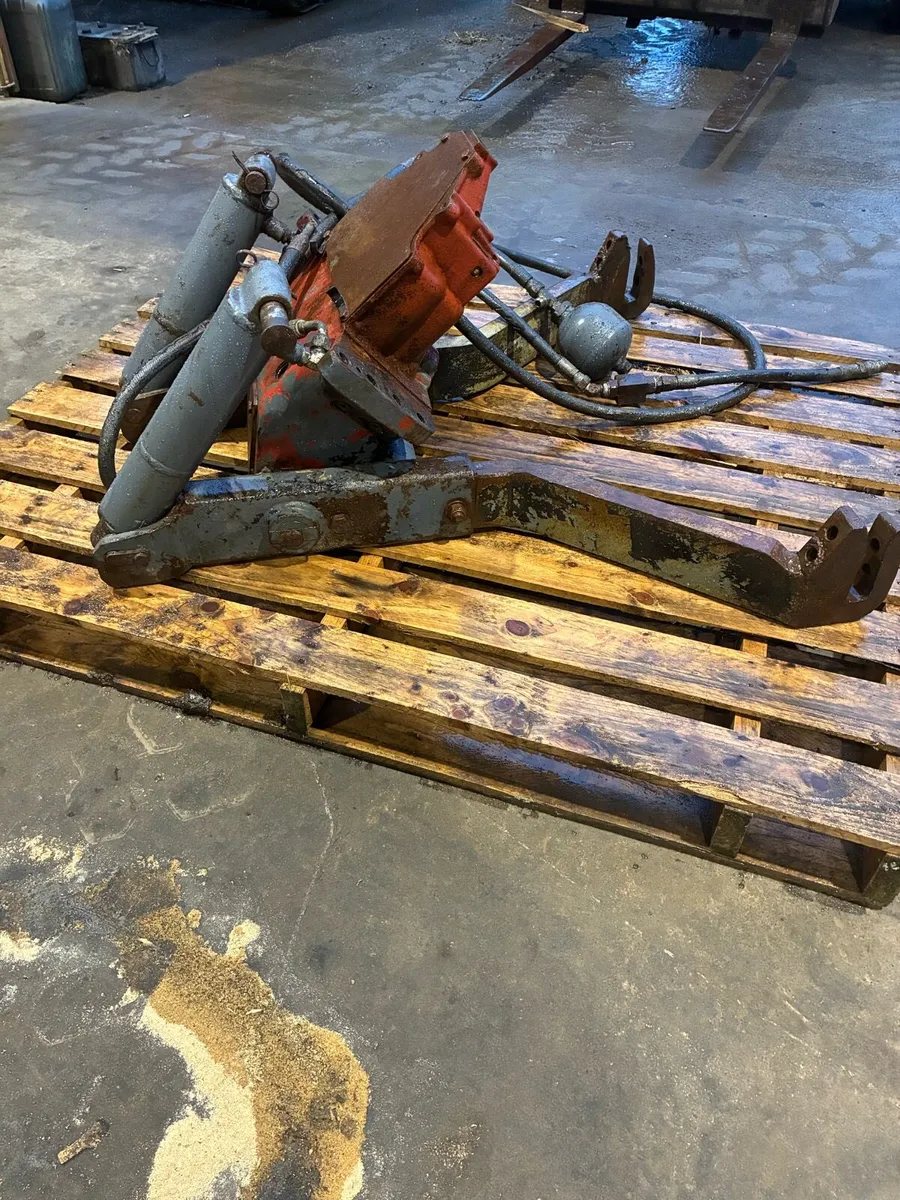 Newholland front linkage - Image 3