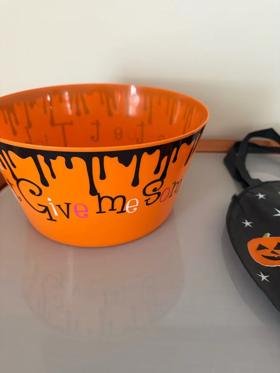 Halloween treat bowl and bag - Image 2